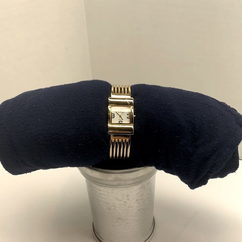 Da Vanci gold tone women’s fashion watch works